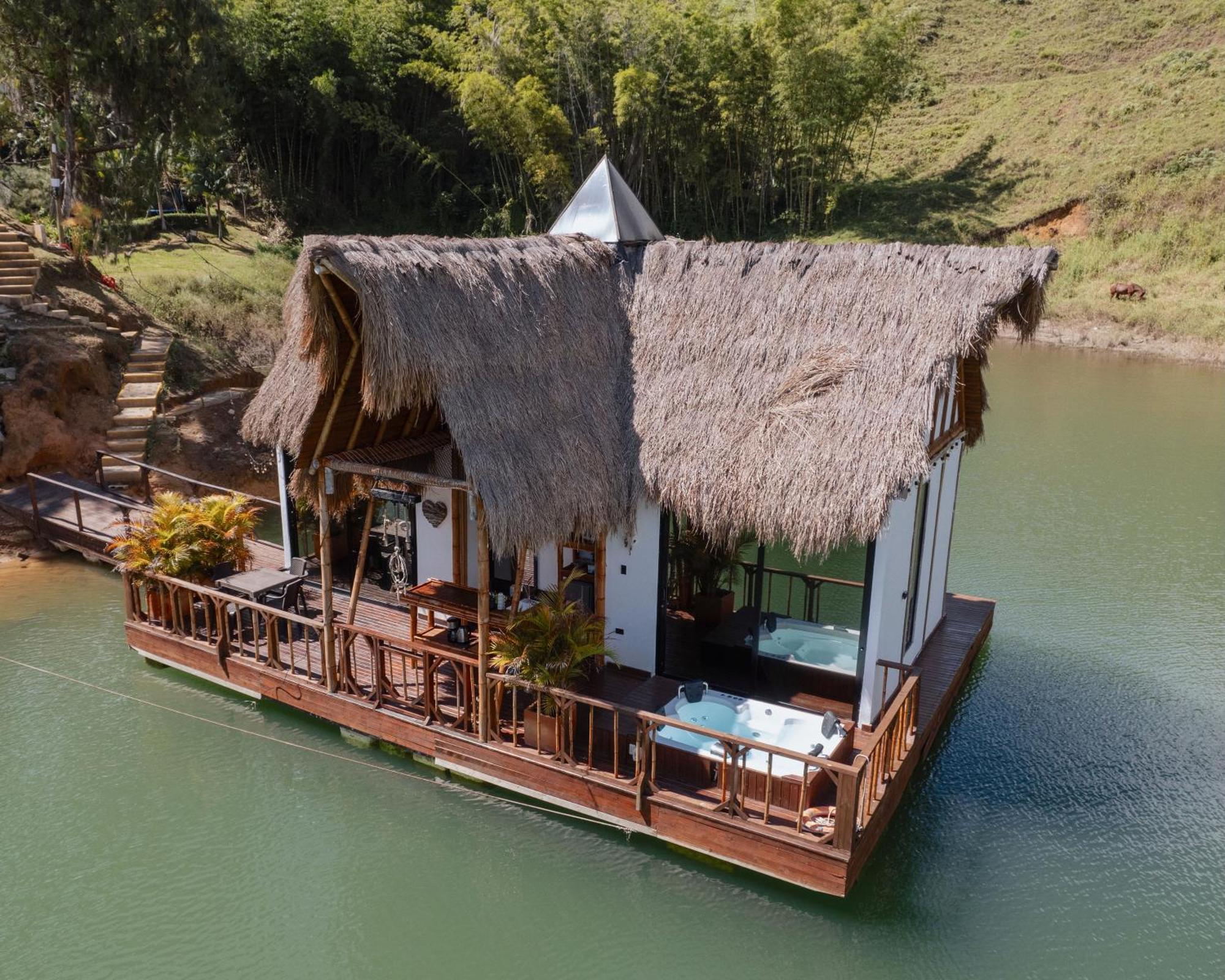 Ibuku Hotel Guatape - Chalets Exterior photo